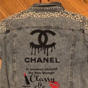 Beautiful embroidery Chanel jacket.